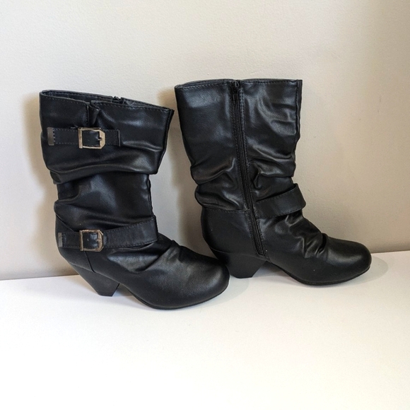 Ardene Black Faux Leather Ankle Boots Size 7 - Picture 2 of 6